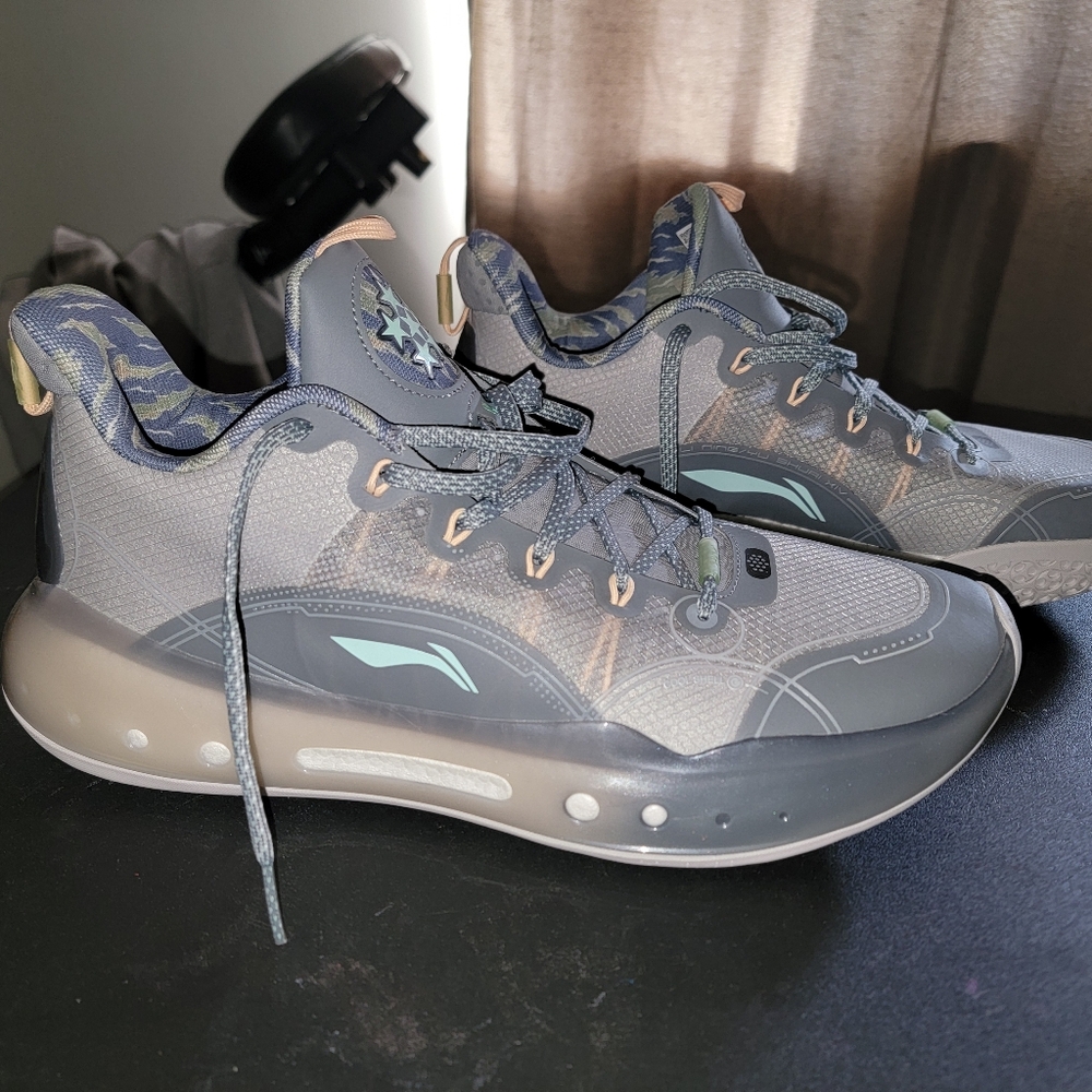 Li Ning Yushuai 14 Low Jimmy Butler Veterans Day Men's sz 13